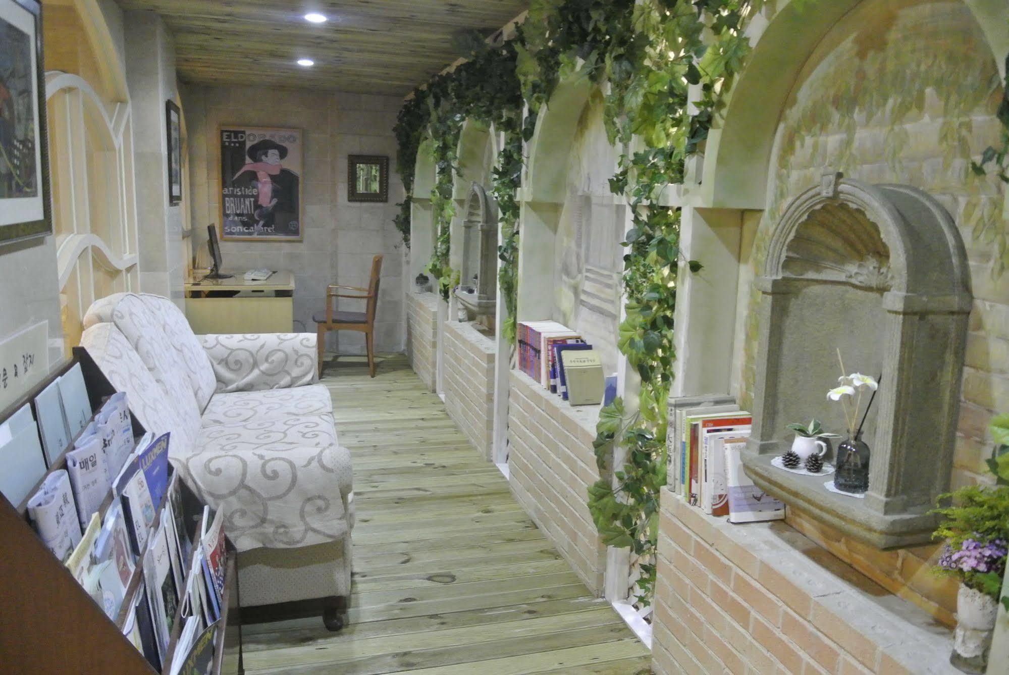 Lake Hills Hotel Songnisan Boeun Esterno foto